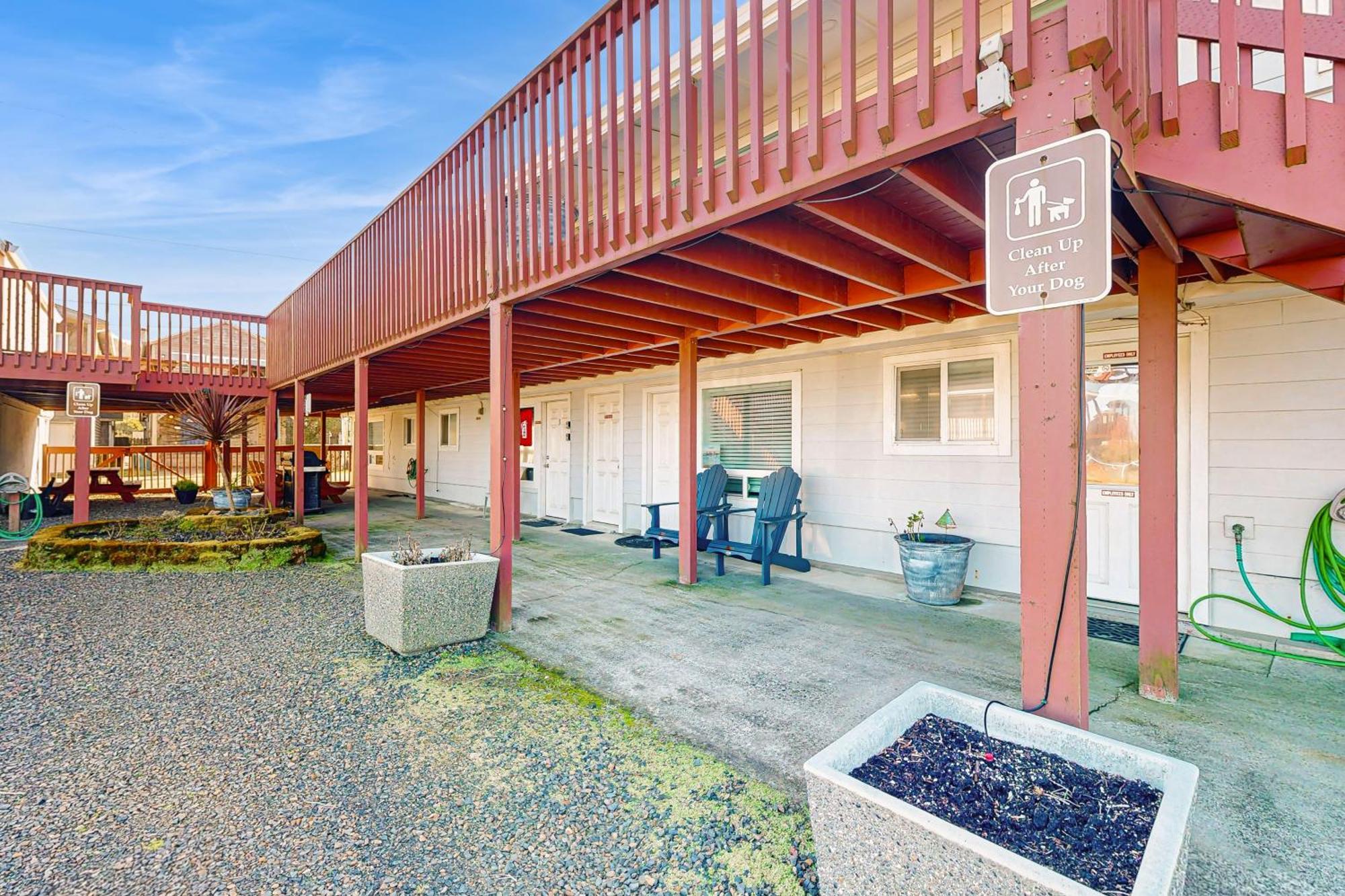 Getaway Oceanfront Lodging Rockaway Beach Room photo