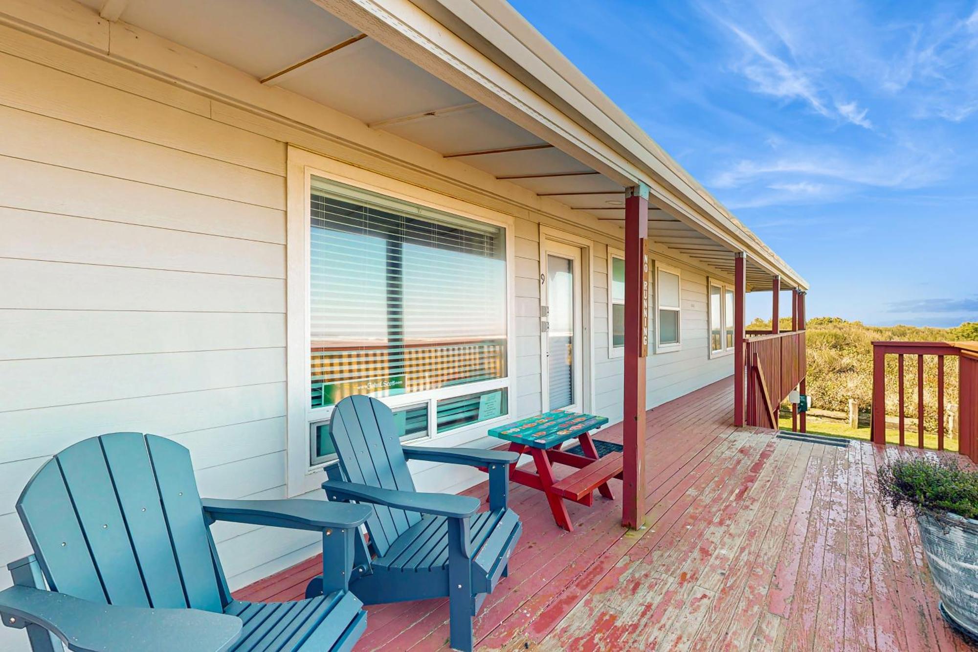 Getaway Oceanfront Lodging Rockaway Beach Room photo